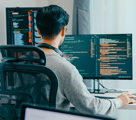 Programador API con Experiencia en Conexi�n de Aplicaciones con RRSS