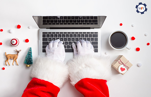 Santa Claus Escribiendo en Computador